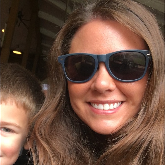 Meet your Posher, Ashley - Picture 1 of 1